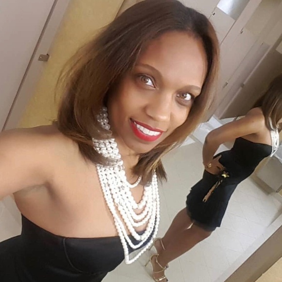 Meet your Posher, Niki - Picture 4 of 4